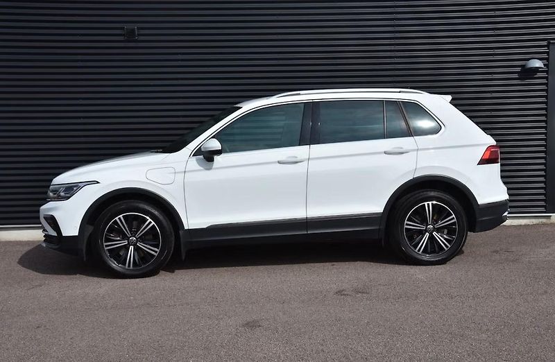 Volkswagen Tiguan eHybrid 1.4 TSI ACT OPF Matrix - fotka 3 z 20