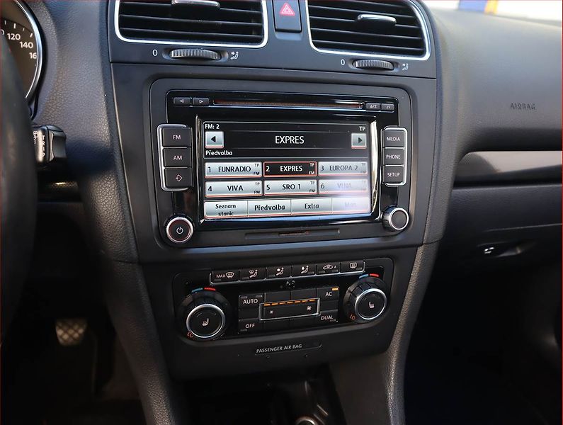 Volkswagen Golf (2009) 1.4 TSI, Tempomat - fotka 12 z 18