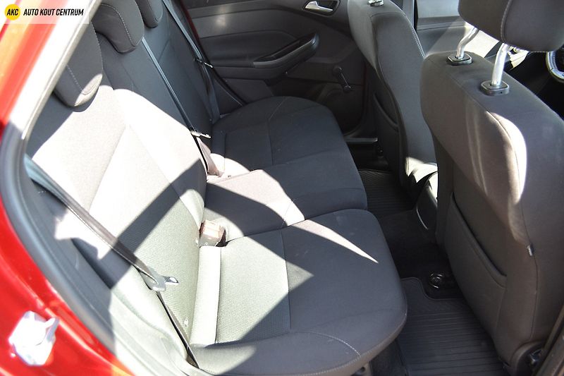 Ford Focus 1.6i - 77KW  TREND - fotka 16 z 39