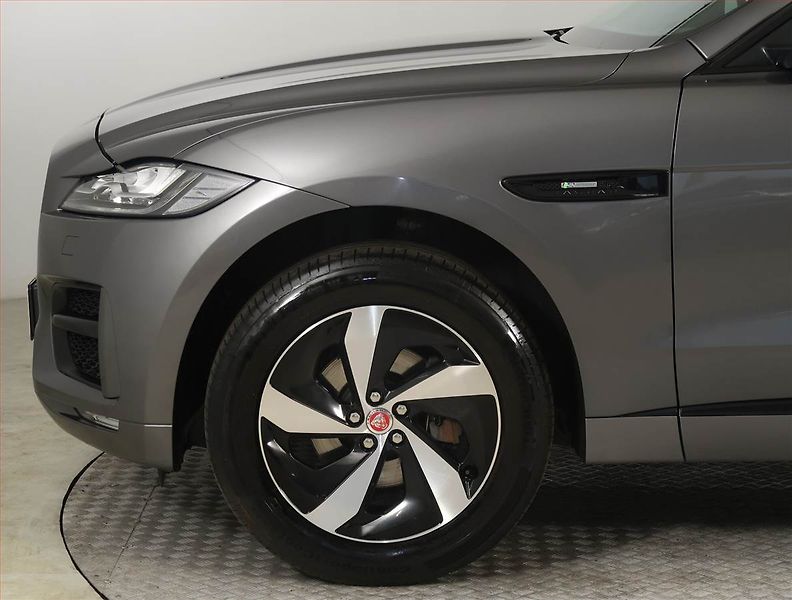 Jaguar F-Pace (2018) 20d AWD, 4X4, Automat, Kůže - fotka 15 z 23
