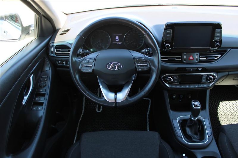 Hyundai i30 1,5 i  SMART, VÝHŘEVY, ČR - fotka 12 z 34