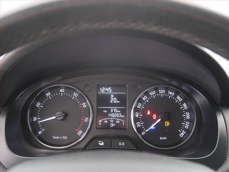 Škoda Rapid (2013) Ambition 1.2 TSI - fotka 11 z 14