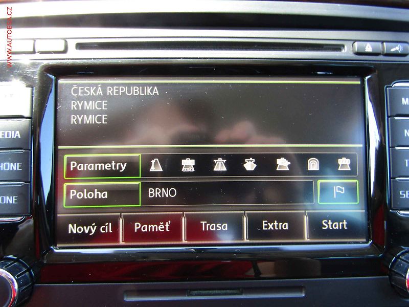 Škoda Superb (2014) 2.0TDi, Elegance, DSG, navi - fotka 18 z 23
