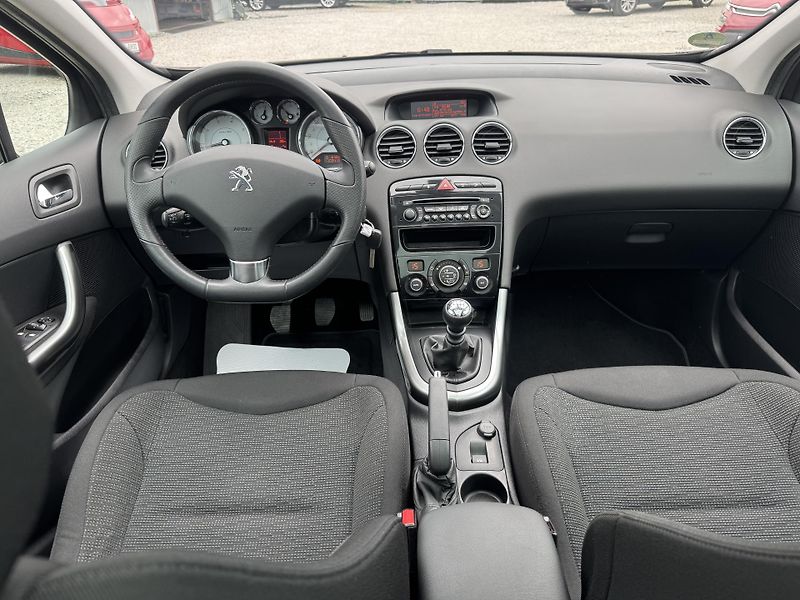 Peugeot 308 1.6-16V,SW,rezervace - fotka 23 z 54