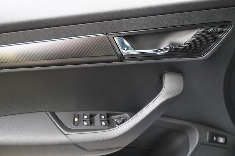 Škoda Karoq - fotka 12 z 27