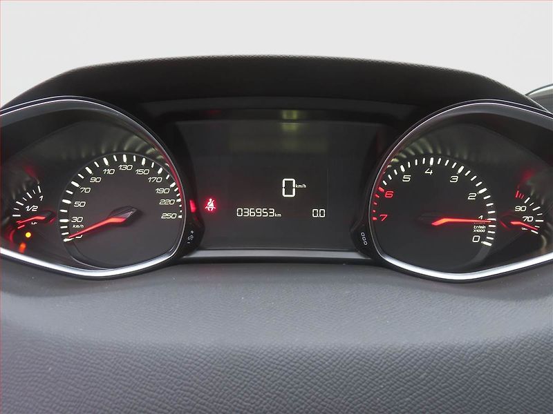 Peugeot 308 (2017) 1.2 PureTech, Serv.kniha, Navi - fotka 11 z 15