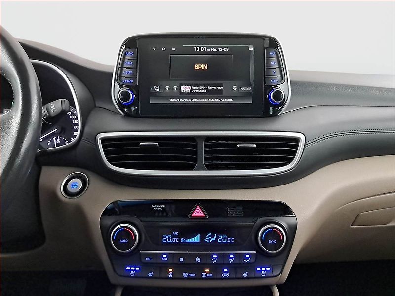 Hyundai Tucson (2019) Style 1.6 T-GDI - fotka 12 z 25