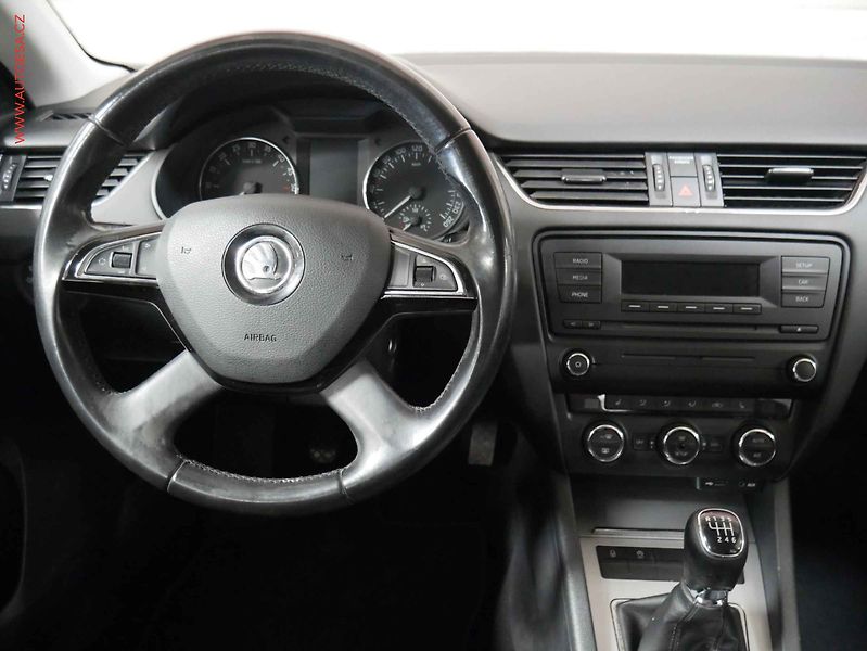 Škoda Octavia (2013) 2.0TDi, ČR, AAC, p.čidla - fotka 13 z 20