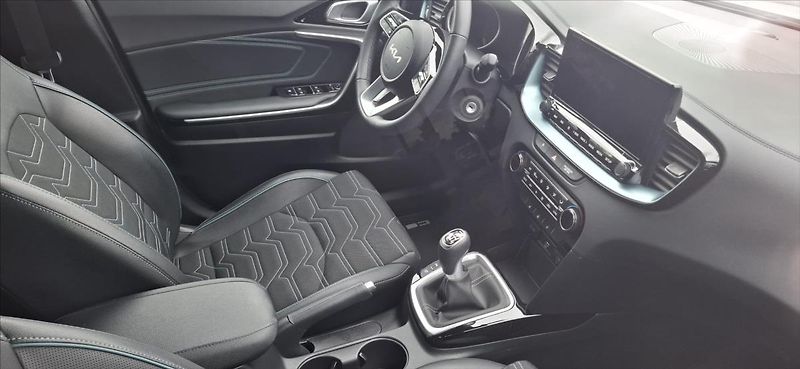 Kia Ceed 1,5 T-GDi SW Edice 30 - fotka 4 z 5