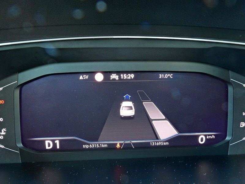 Volkswagen Tiguan (2023) 2.0TDI DSG Virtual Navi ACC - fotka 15 z 34