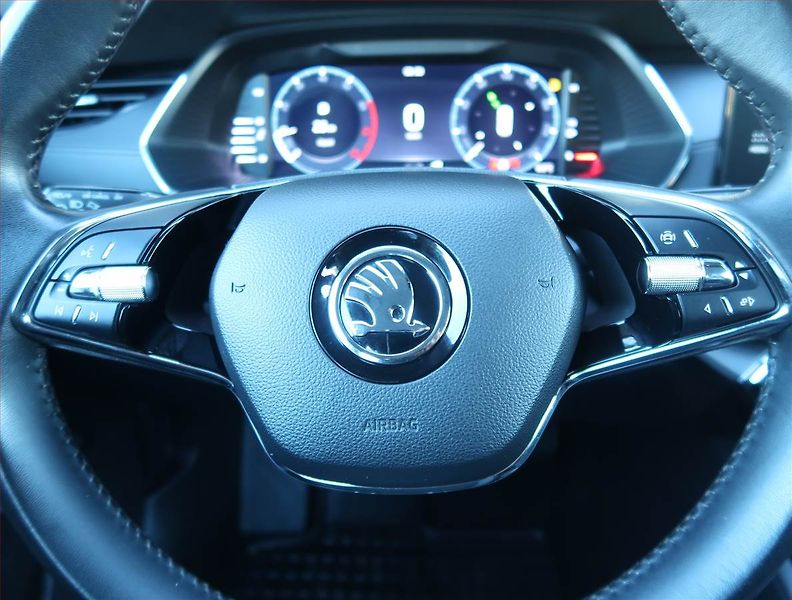 Škoda Octavia (2022) Ambition 1.0 TSI, Navi - fotka 21 z 23