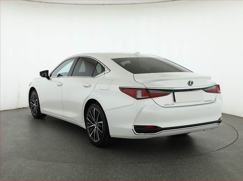 Lexus ES 330 (2024) 300h, Hybrid,Automat,Kůže - fotka 4 z 18