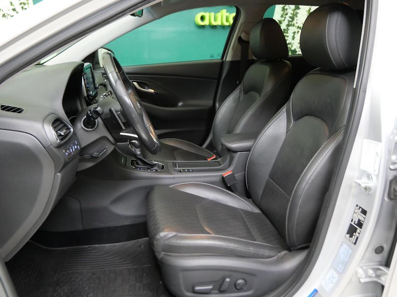 Hyundai i30 - fotka 11 z 26