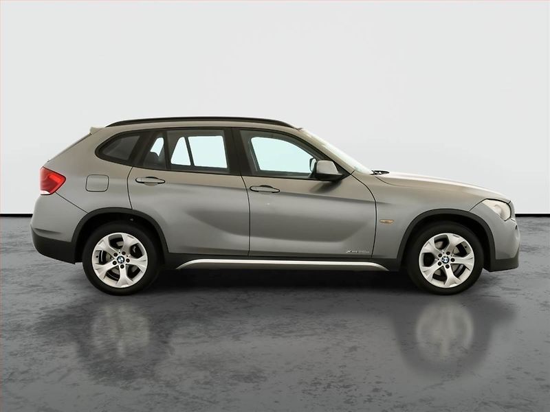BMW X1 (2011) xDrive20d, 4X4, Xenony - fotka 6 z 16
