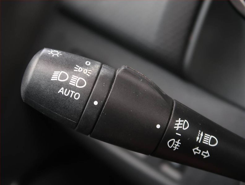 Renault Clio (2019) Limited 0.9 TCe, Navi - fotka 20 z 22