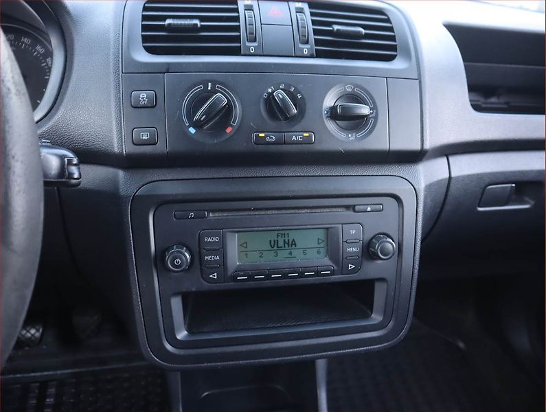 Škoda Fabia (2014) Extra 1.2 12V - fotka 12 z 14
