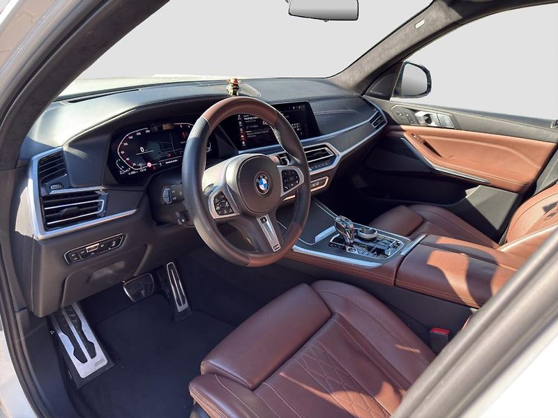 BMW X7 xDrive40d - fotka 4 z 11
