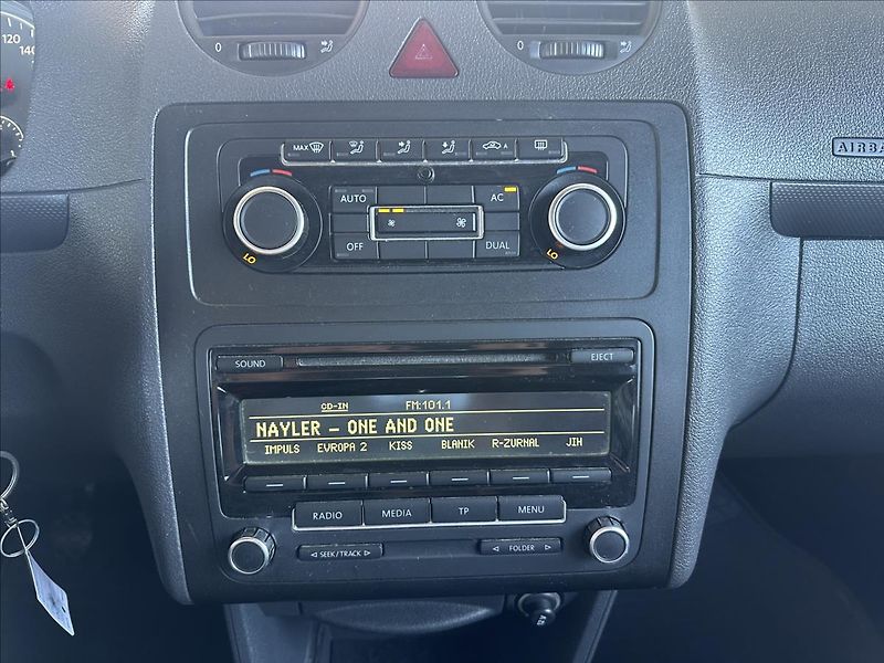 Volkswagen Caddy 1,6 TDI PO VELKÉM SERVISE - fotka 15 z 17