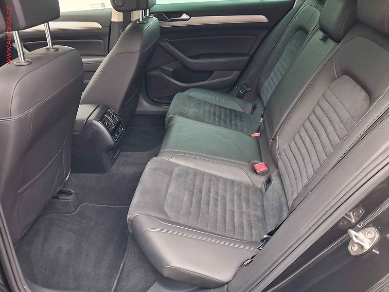 Volkswagen Passat (2019) 1.5TSi, ČR, Highline, LED - fotka 10 z 19