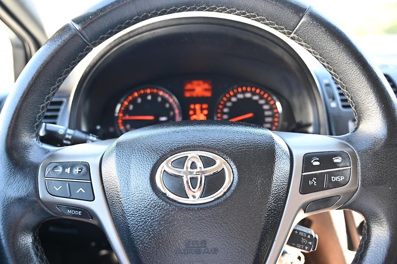 Toyota Avensis 1.8  108KW Kombi Sol 10/2009 - fotka 16 z 33