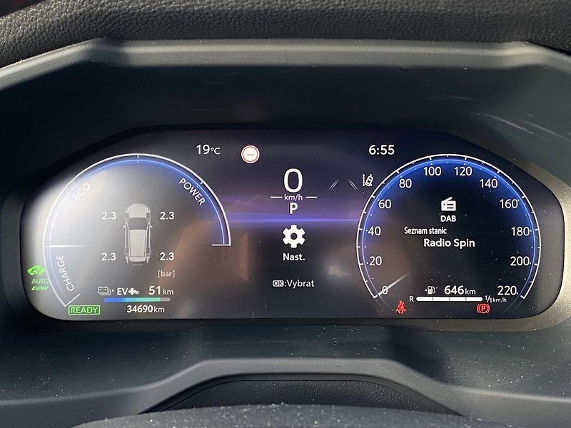 Toyota RAV4 2.5Plug-in, ČR, Selection, 4x4 - fotka 10 z 16