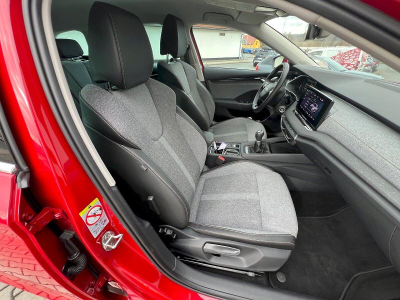 Škoda Octavia (2024) Top Selection 1.5TSi 110kW 6° - fotka 21 z 30