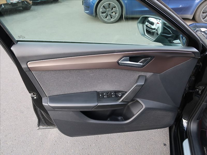 Seat Leon 1,5 TSi,110kW,Xcellence,Serv.k - fotka 22 z 26