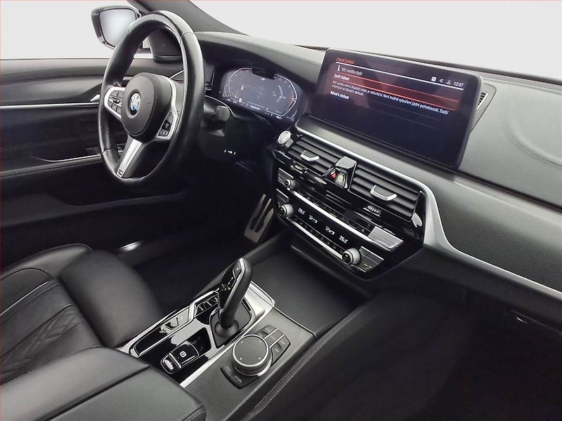 BMW Řada 6 (2021) 630d xDrive GT - fotka 24 z 27