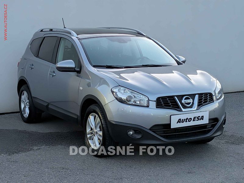 Nissan Qashqai (2012) 2.0i +2, Panorama, navi - fotka 1 z 11
