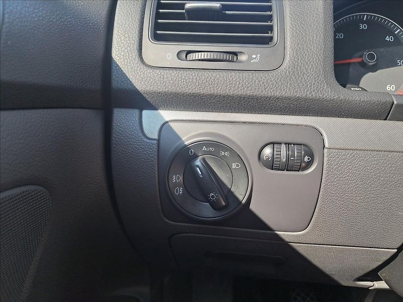 Volkswagen Golf 2,0   TDi 1MAJ*Tažné*Rozvody - fotka 12 z 34