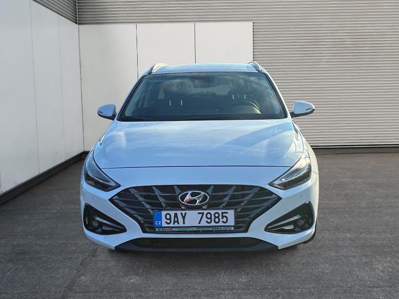 Hyundai i30 (2023) SMART 1.0T-GDI 88kW CZ DPH - fotka 2 z 11