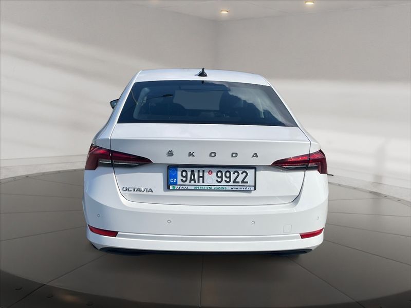 Škoda Octavia 2,0 TDI Ambition - fotka 5 z 11