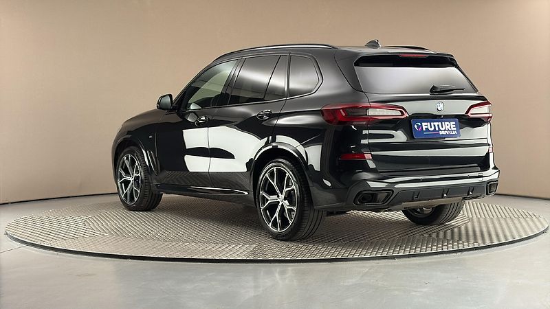 BMW X5 40d AUT xDrive M-paket - fotka 2 z 29