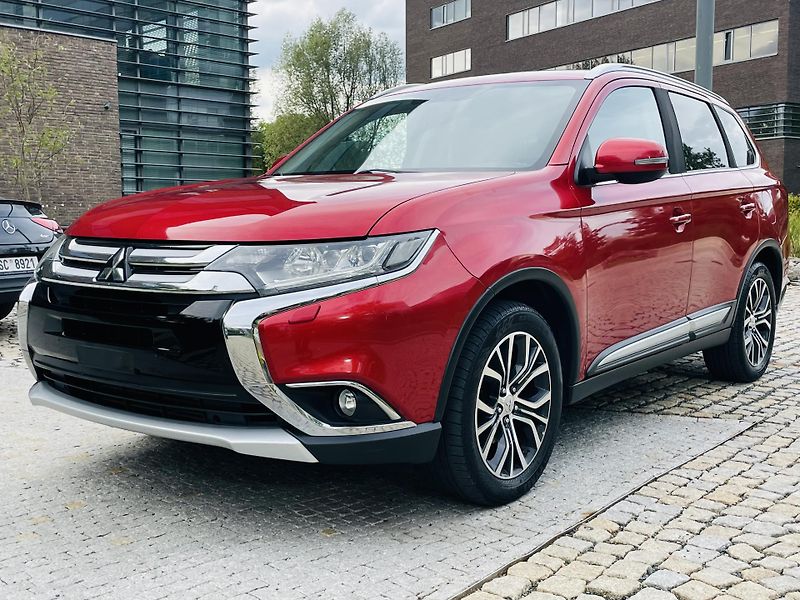 Mitsubishi Outlander 2.2D 4x4 1MAJ TAŽNÉ SERVISKA  - fotka 4 z 42