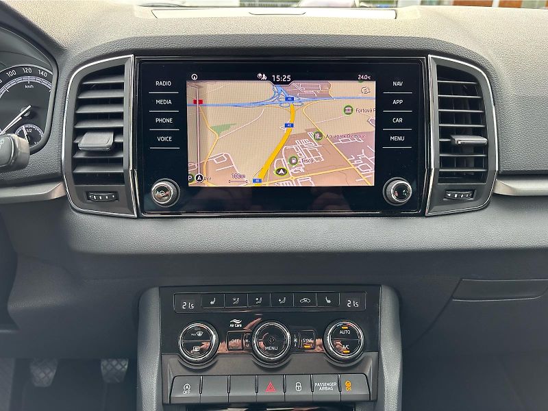Škoda Karoq 2,0TDi 85kW AMBITION PLUS - fotka 16 z 30