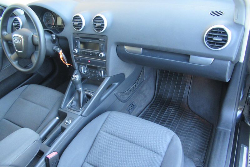 Audi A3 1.2 TFSI AUT. KLIMA - fotka 16 z 21