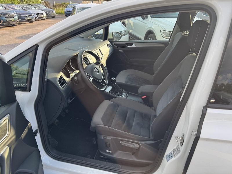 Volkswagen Golf Sportsvan - fotka 6 z 11