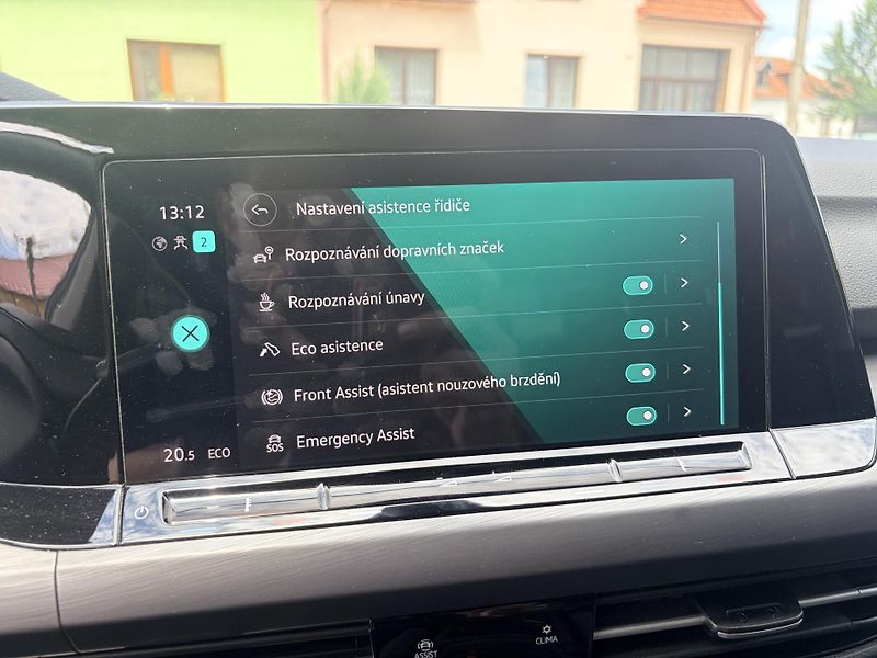 Volkswagen Golf 1.4TSI HYBRID VIRTUAL LED - fotka 38 z 50