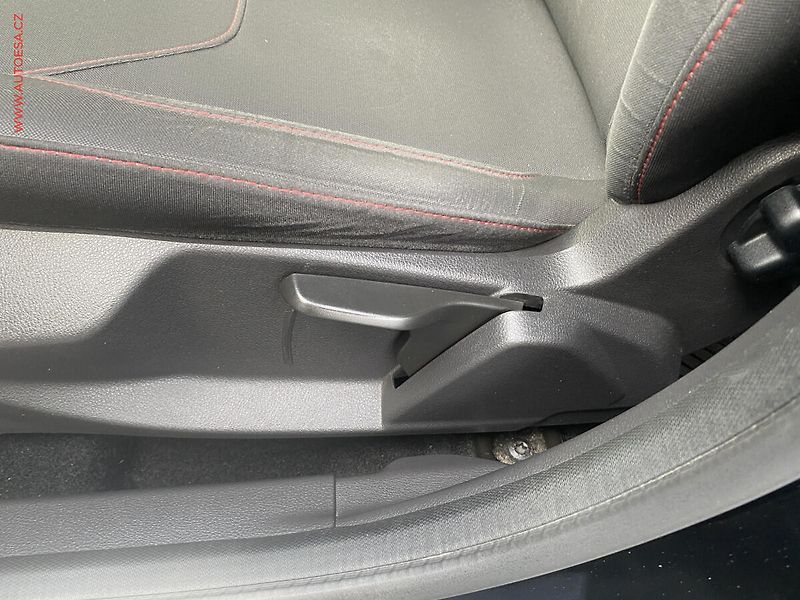 Ford Focus (2017) 1.5 EcoBoost, ČR, Sport, navi - fotka 14 z 19