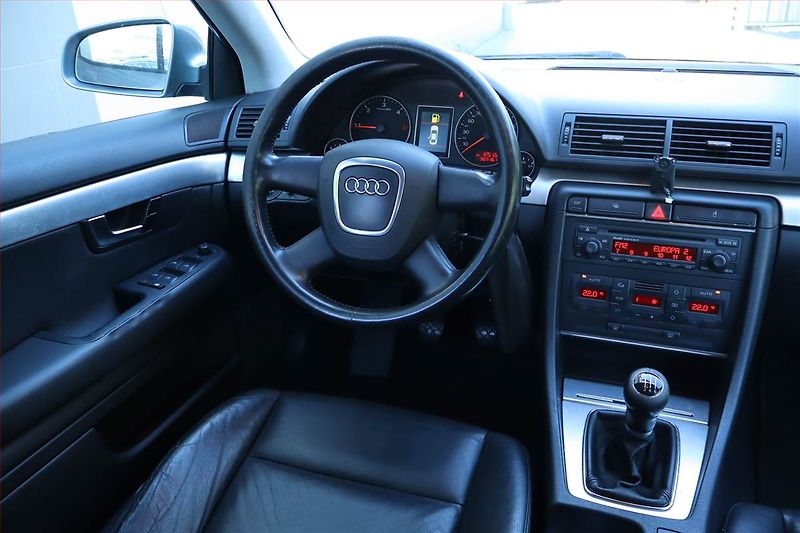 Audi A4 (2006) 2.0 TDI, po STK, jezdí výborně - fotka 7 z 17