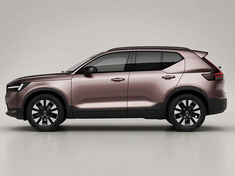 Volvo XC40 (2026) B4 PLUS DARK  - fotka 3 z 17