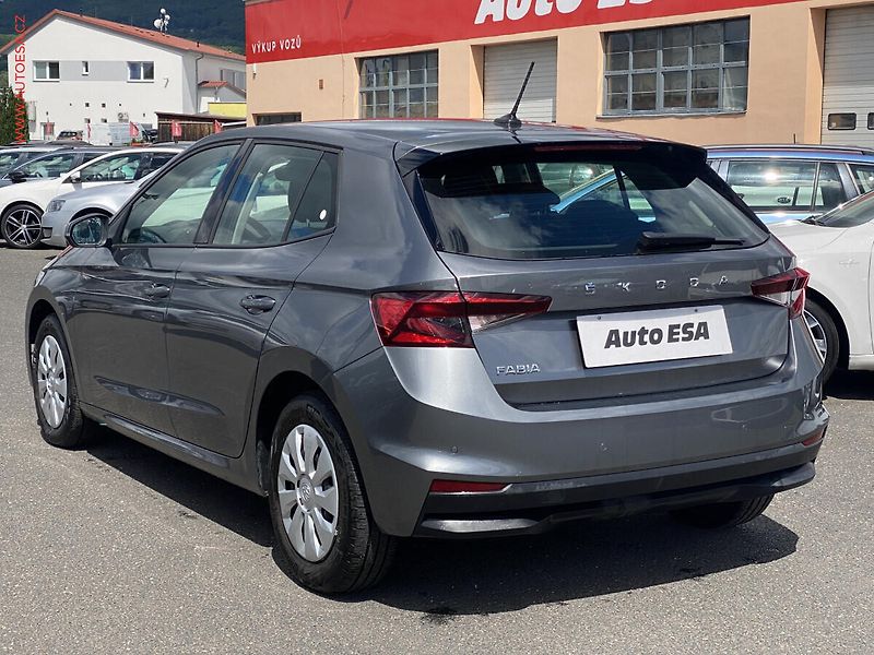 Škoda Fabia (2022) 1.0 MPi, ČR, Ambition, +kola - fotka 6 z 16