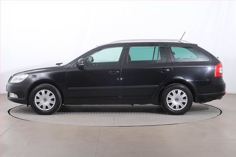 Škoda Octavia (2012) Ambition 1.2 TSI, Serv.kniha - fotka 3 z 18