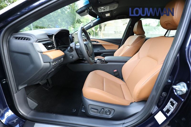 Toyota Camry 2.5  HEV CVT Prestige - fotka 14 z 29