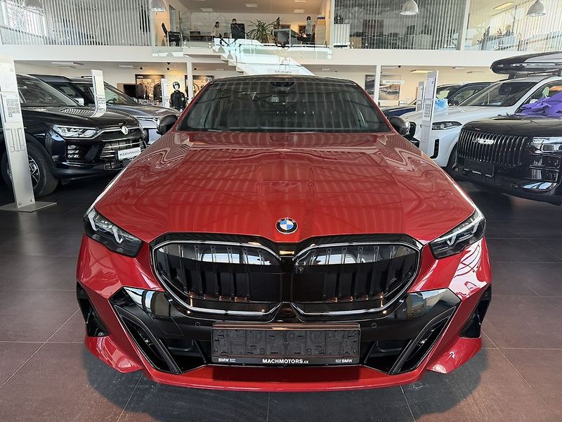 BMW Řada 5 540d xDrive 08/2025 TOP - fotka 2 z 24