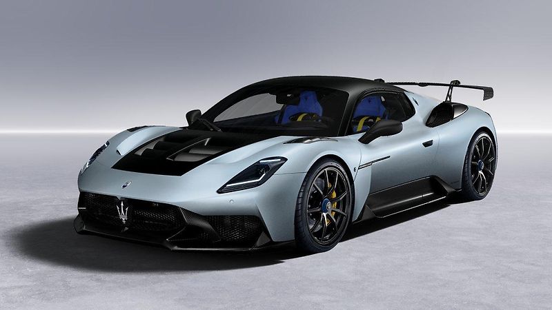 Maserati MC20 (2025) GT2 Stradale 640HP  - fotografie inzerátu