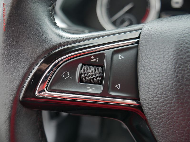 Škoda Superb (2020) 2.0 TDi, Ambition, LED, navi - fotka 20 z 23