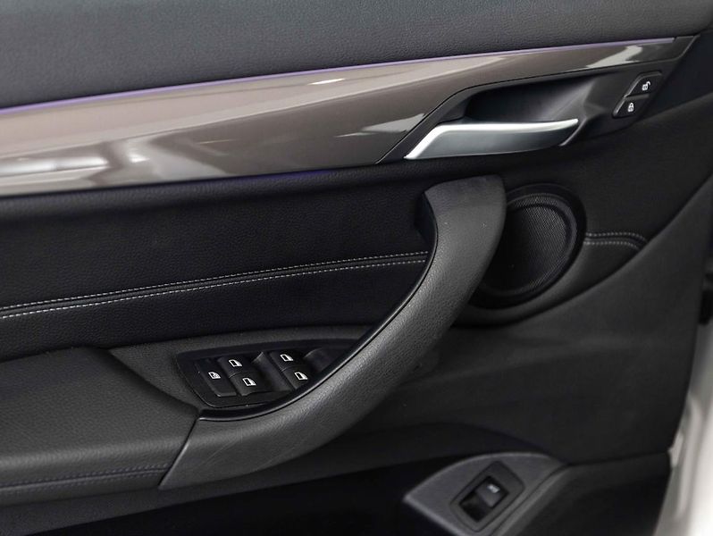 BMW X1 sDrive18i - fotka 17 z 22