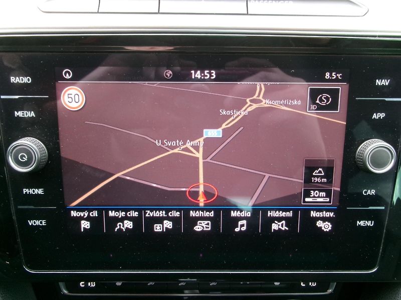 Volkswagen Passat Variant (2018) 1,5TSI AC NAVI ACC BT - fotka 26 z 39