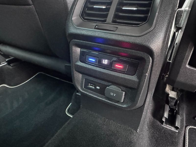 Volkswagen Tiguan (2020) R-LINE 1,5 TSI 110 KW 1. MAJ - fotka 43 z 50